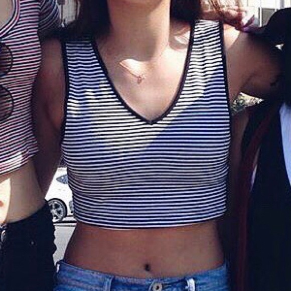 Crop top from Forever 21 - Picture 3 of 3